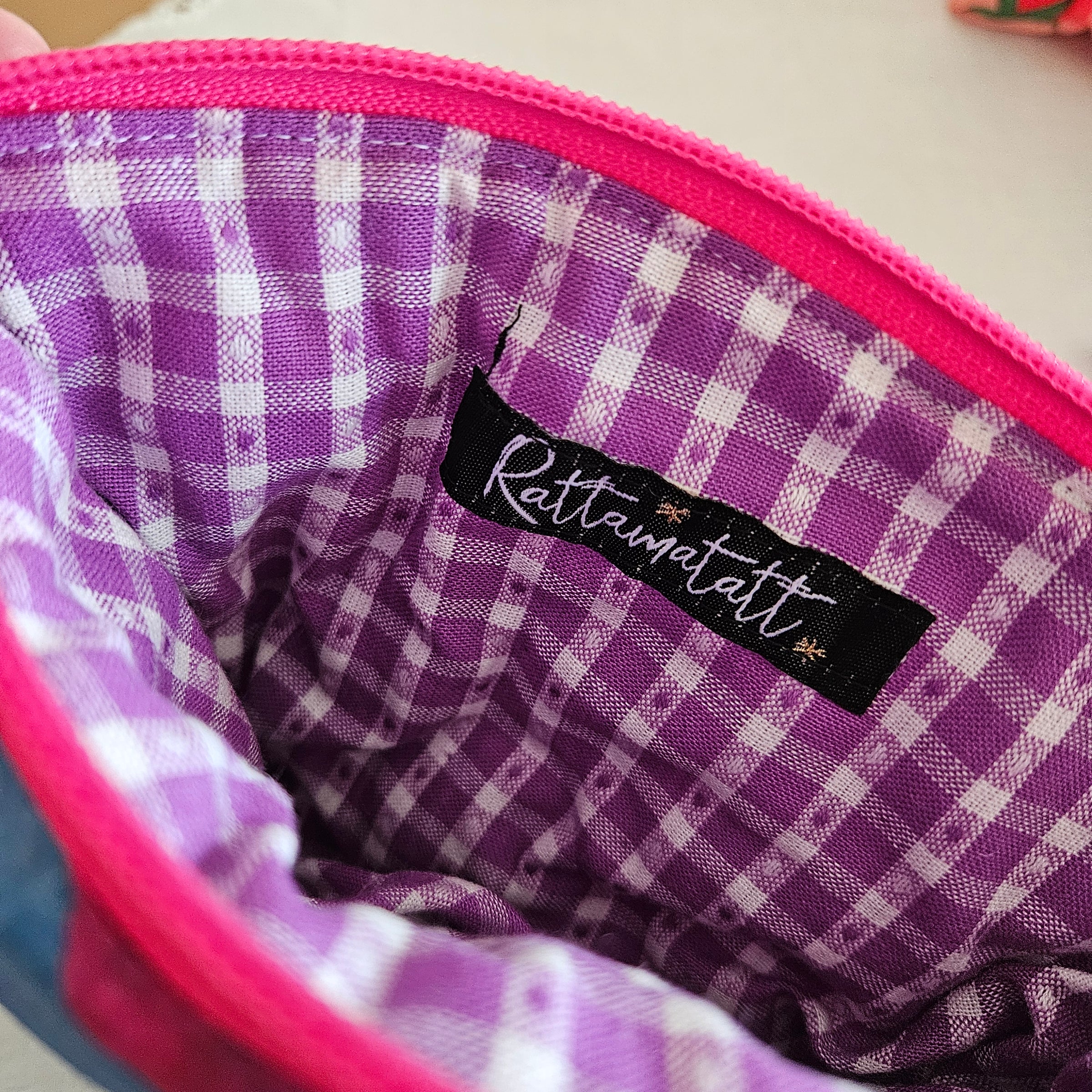 Vibrant make-up zip pouch