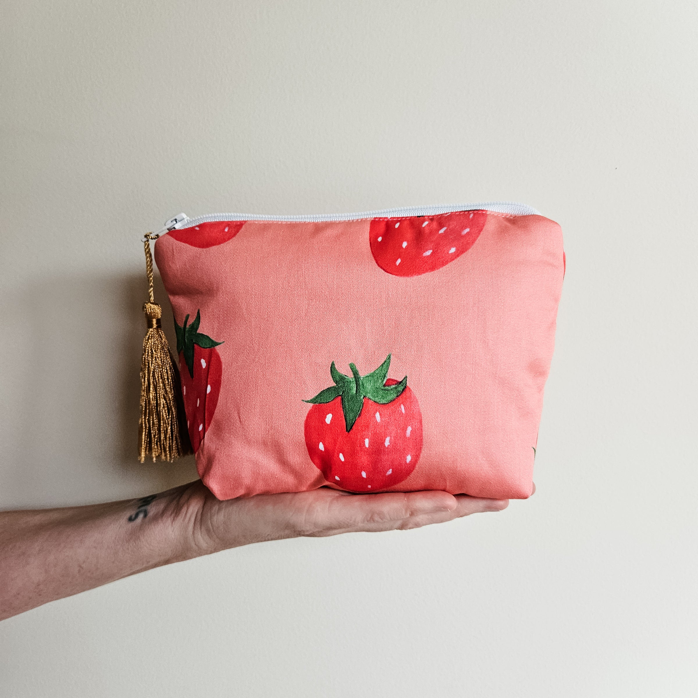 Strawberry Patch make-up zip pouch