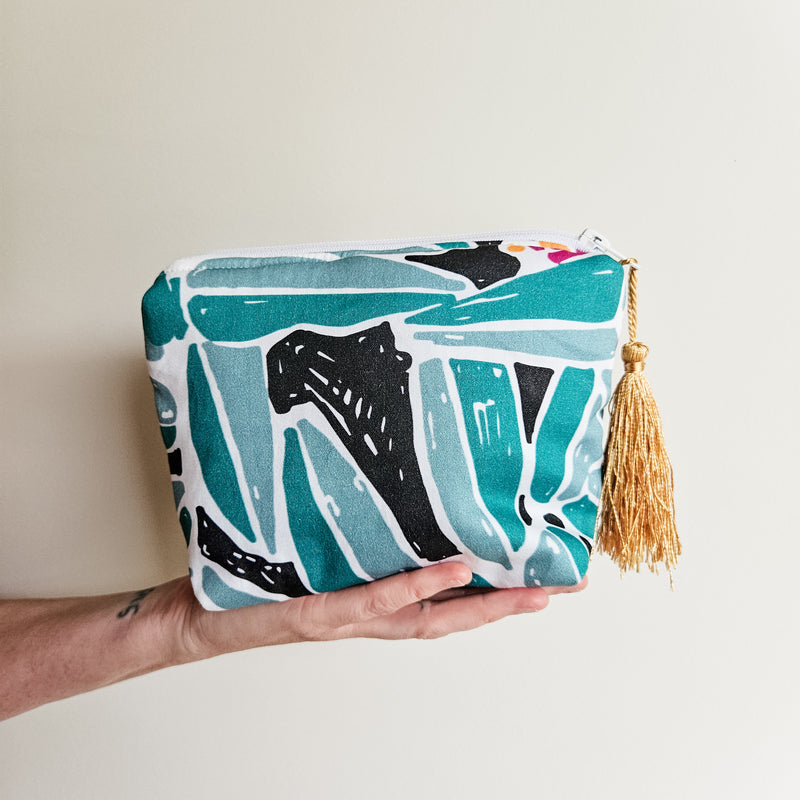 Powderpuff make-up zip pouch