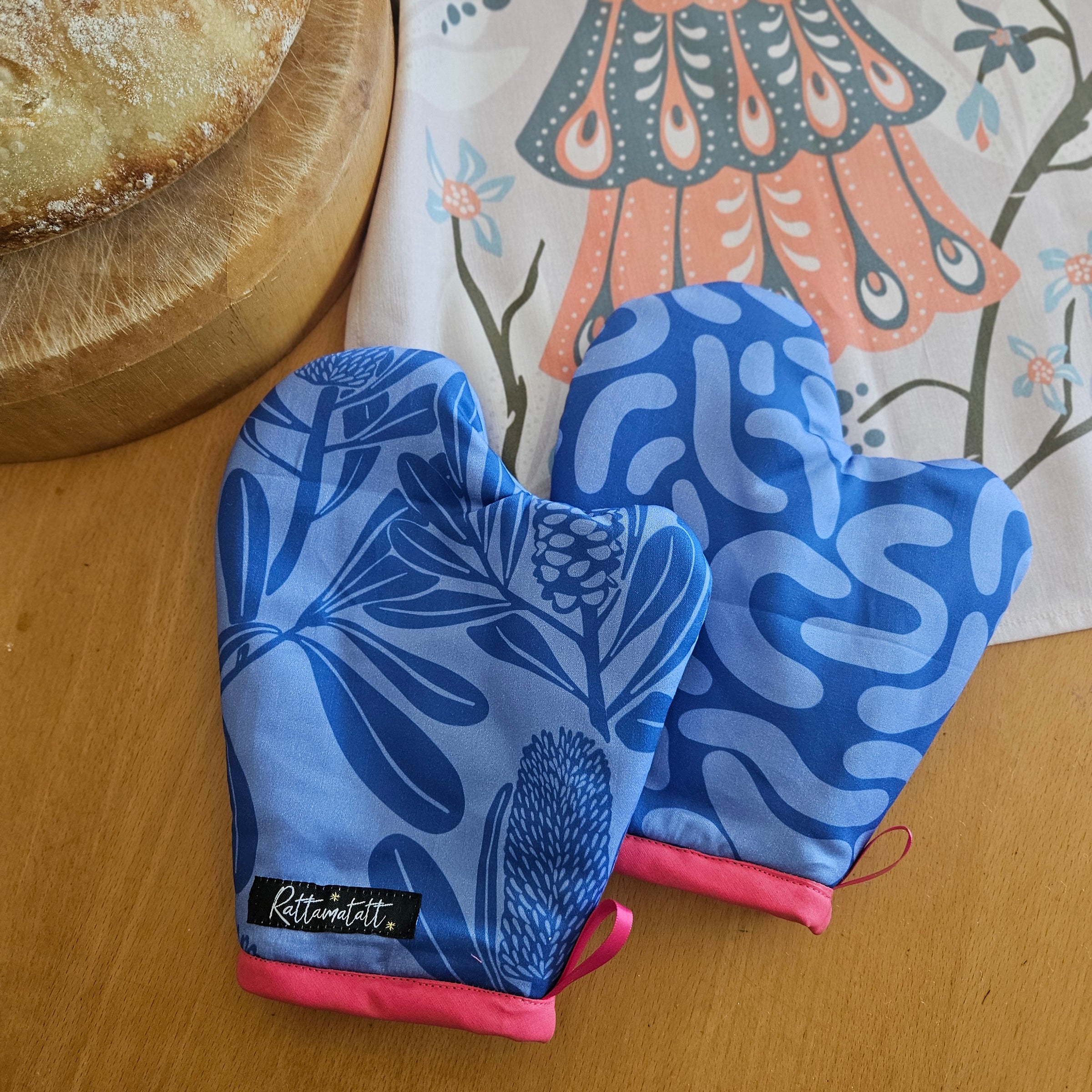 Retro Banksia oven mitts- set