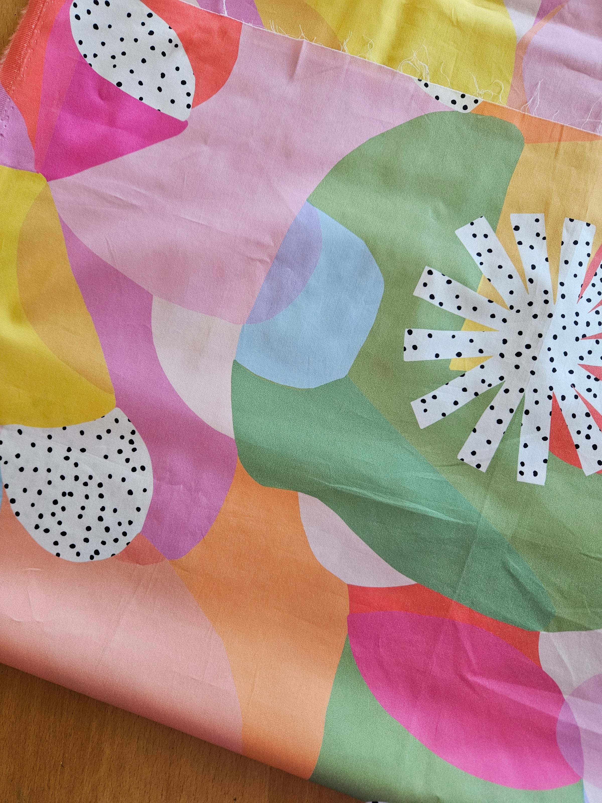 Colourful shapes top